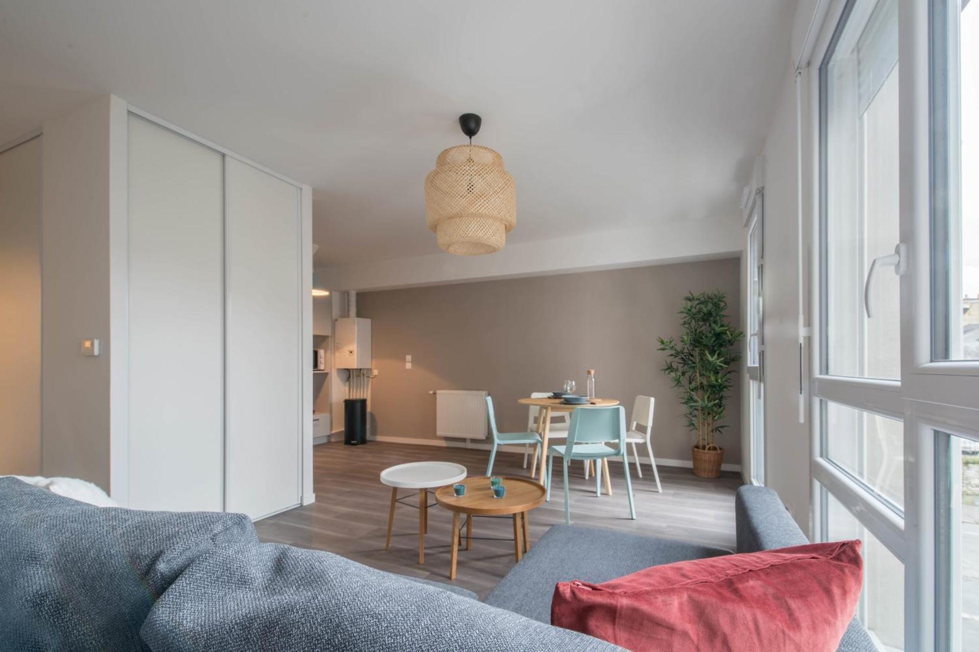 NATHAN - Appartement proche gare, arrivée 24 24 Le Mans Exterior foto