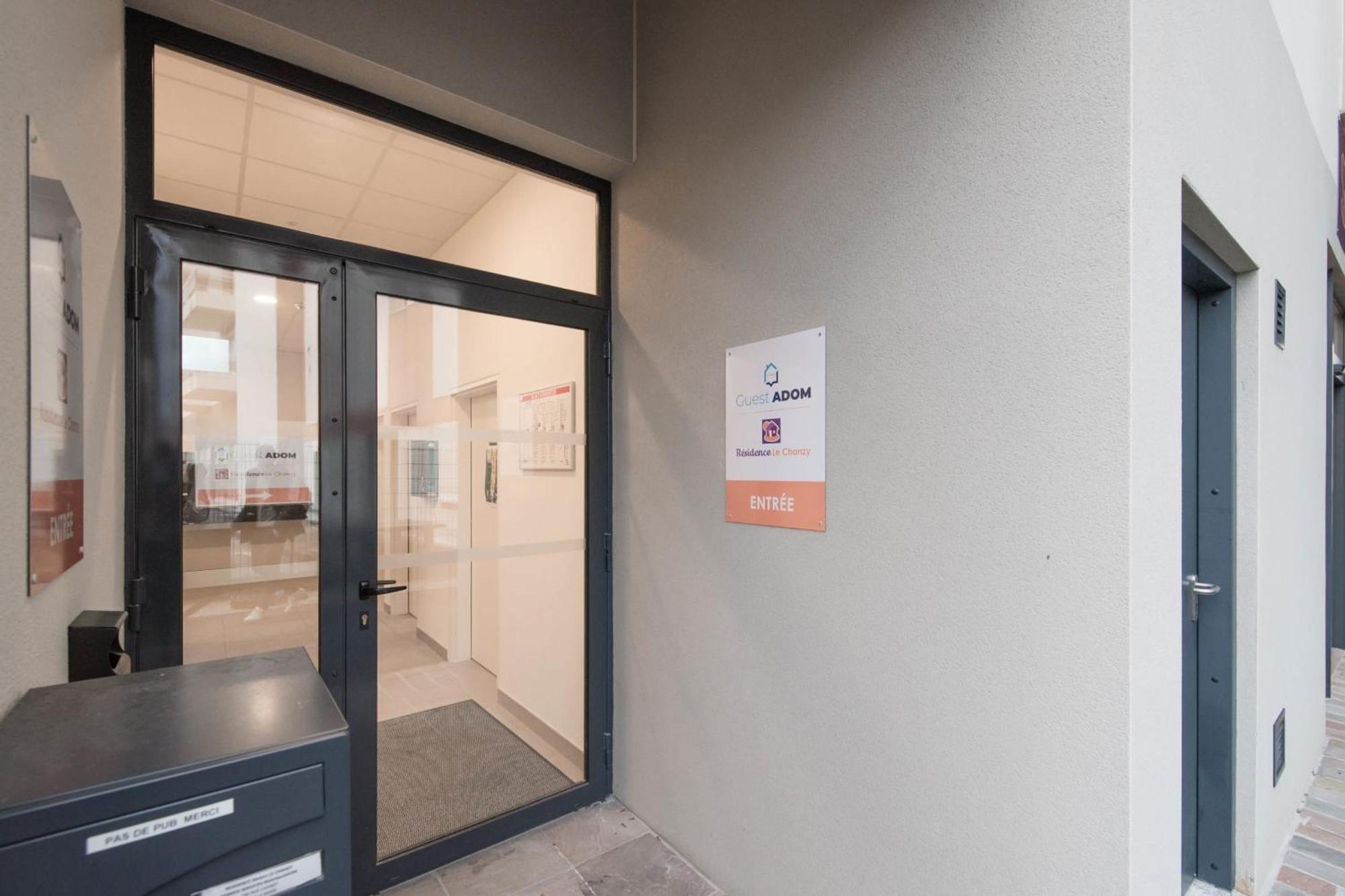NATHAN - Appartement proche gare, arrivée 24 24 Le Mans Exterior foto